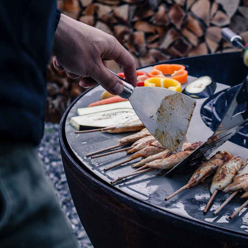 Fire bowl with barbecue food