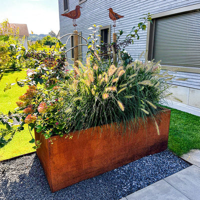 Raised bed with handrail in stainless steel